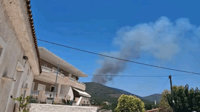 symvainei-tora-megali-pyrkagia-stin-attiki-amp-8211-entoli-ekkenosis-meso-toy-112-amp-8211-oi-protes-eikones-amp-8211-synagermos-stin-pyrosvestiki-387180