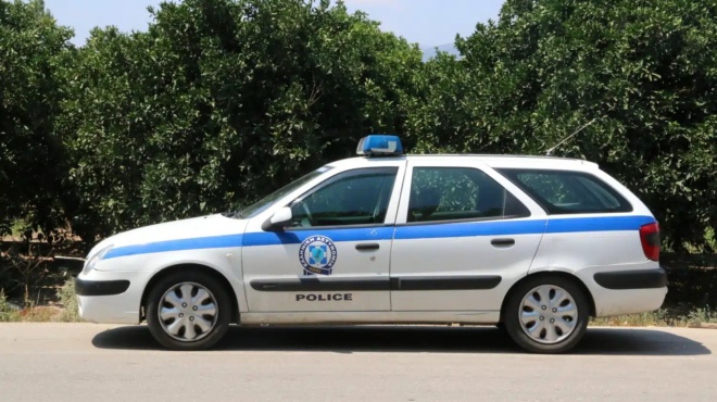 paros-thriler-me-nekro-vrefos-sto-nisi-synelifthisan-oi-goneis-toy-385210