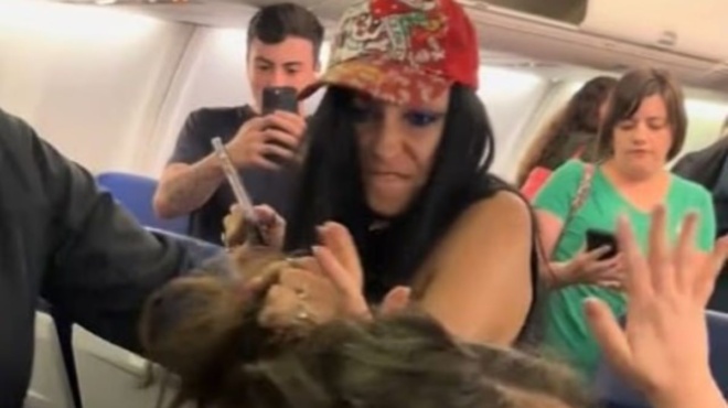 ektakti-eidisi-gia-aeroplano-gemato-epivates-ligo-prin-fygei-apo-to-aerodromio-388055