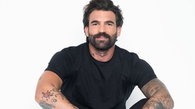 agnoristos-o-dimitris-alexandroy-i-megali-allagi-stin-emfanisi-toy-ligo-kairo-meta-ton-chorismo-apo-tin-ioanna-toyni-388078