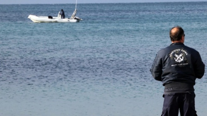 mpike-gia-mpanio-stin-thalassa-kai-meta-apo-ligo-tin-evgalan-nekri-amp-8230-388137