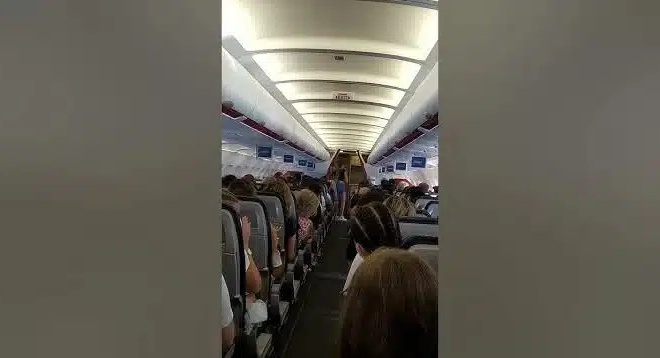 chaos-se-ptisi-athina-amp-8211-thessaloniki-386335