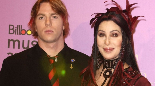 sok-gia-pasignosti-tragoydistria-poy-tin-agapaei-olos-o-kosmos-amp-8211-sto-nosokomeio-o-gios-tis-apo-ypervoliki-dosi-narkotikon-387264