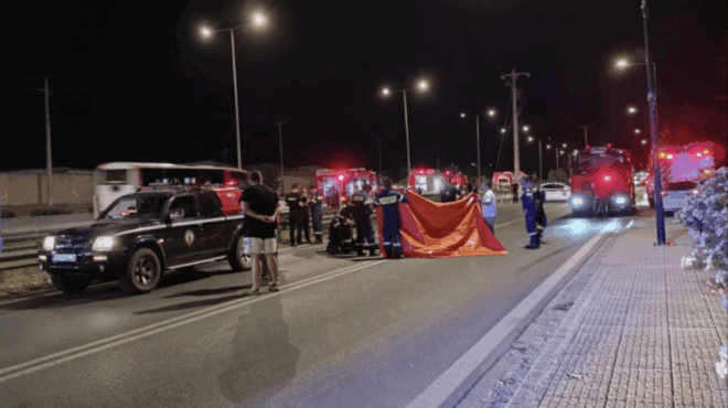 tragodia-stin-ethniki-odo-athinon-lamias-ethelontria-pyrosvestis-parasyrthike-thanasima-tin-ora-poy-esvine-flegomeno-ochima-390838