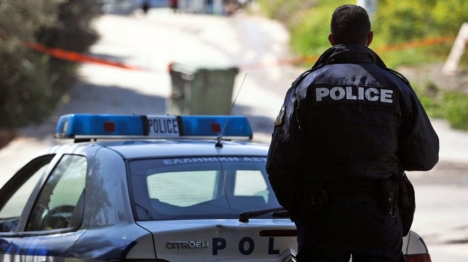 symvainei-tora-astynomikos-aytoktovnse-mesa-sti-sti-dieythynsi-egklimatologikon-ereynon-amp-8211-tragikes-figoyres-i-gynaika-kai-to-6chrono-paidi-toy-382785