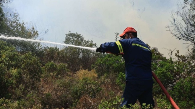 megali-fotia-tora-amp-8211-estali-112-amp-8211-ekkenonetai-periochi-amp-8211-afinoyn-ta-spitia-toys-oi-katoikoi-389996