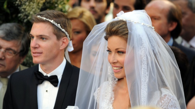 allo-mprosta-kai-allo-amp-8230-apo-piso-otan-i-marietta-chroysala-ntythike-nyfi-15-chronia-me-to-pio-periergo-nyfiko-poy-eides-pote-385426