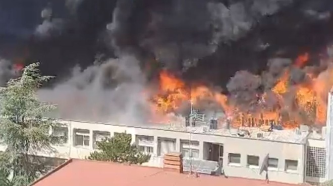 symvainei-tora-terastia-fotia-sto-panepistimio-amp-8211-se-katastasi-sok-chiliades-foitites-383743