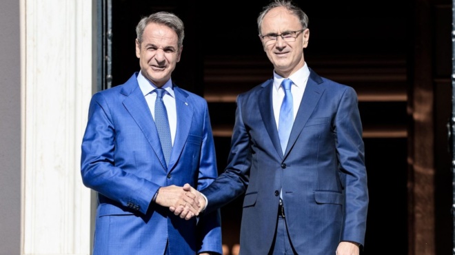 ektakth-eidisi-gia-ton-prothypoyrgo-tis-choras-amp-8211-aron-aron-sto-maximoy-o-mitsotakis-389261