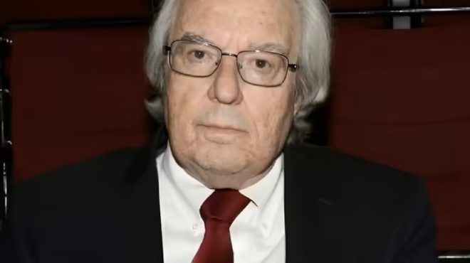 mpampiniotis-adikes-kai-apanthropes-oi-panellinies-eisagogi-sta-panepistimia-me-apolytirio-lykeioy-385365