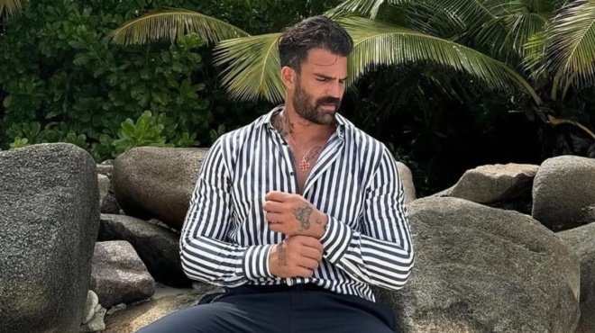 dimitris-alexandroy-to-minyma-amp-8211-karfi-sto-instagram-kai-to-exodiko-sta-mme-meta-tis-fimes-oti-echei-schesi-me-tin-ria-ellinidoy-388285