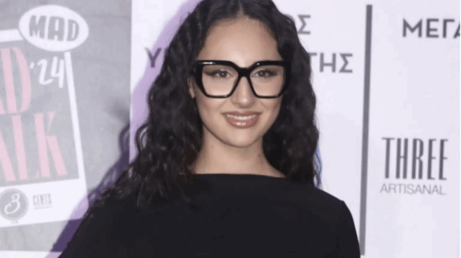 vazei-kato-kai-tin-toyni-aytes-einai-oi-fotografies-tis-klavdia-me-magio-poy-anastatwnoyn-to-diadiktyo-384922