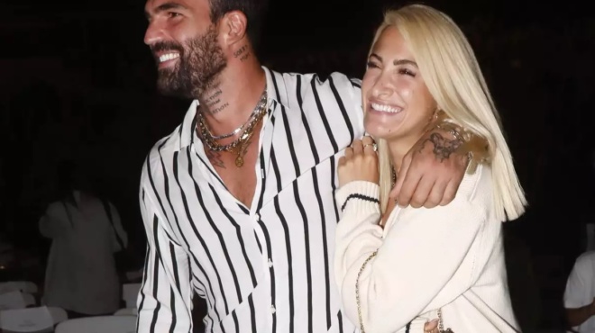 salos-me-nea-dilosi-ioannas-toyni-382732