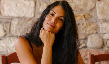 maria-korinthioy-i-zoi-meta-to-diazygio-o-neos-syntrofos-sto-pleyro-tis-kai-o-thaymasmos-omorfe-moy-antra-yperoche-397020