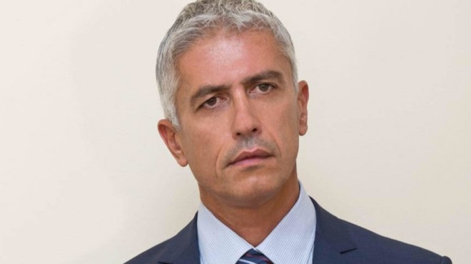 egkefalika-oi-ellinides-me-to-vinteo-toy-giorgoy-kalliakmani-evgale-to-fanelaki-gia-na-ravdisei-elies-kai-erixe-to-internet-397111