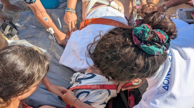 donoysa-otan-mia-omprela-apokalypse-tin-anyparxia-schedioy-diasosis-apo-tychi-sothike-neari-gynaika-397684