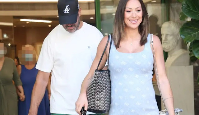 na-sas-zisei-exitirio-apo-to-maieytirio-me-ton-neogennito-gio-toys-amp-8211-mama-kai-mikroylis-chairoyn-akras-ygeias-399118