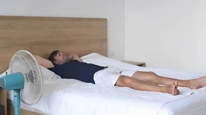 ti-tha-ginei-to-proi-an-koimitheite-me-ton-anemistira-anoichto-oli-nychta-392755