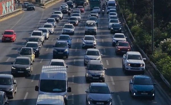 paralyei-i-athina-amp-8211-adianoito-ayto-poy-symvainei-simera-393045