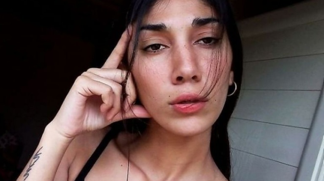 me-foyskomeni-koilitsa-pio-omorfi-apo-pote-i-paraskeyi-kerasioti-pozarei-me-entyposiako-mpikini-me-ton-agapimeno-tis-391581