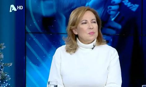 viky-protogeraki-ston-gyrismo-mesa-sto-aytokinito-evgale-to-pe-s-toy-exo-kai-moy-to-edeixe-394781