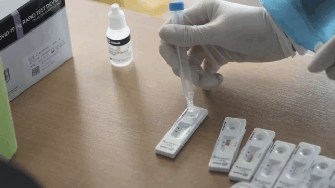 ektakti-eidisi-prokalei-sok-stoys-ellines-amp-8211-nea-metallaxi-toy-koronoioy-stin-ellada-amp-8211-ta-symptomata-391784