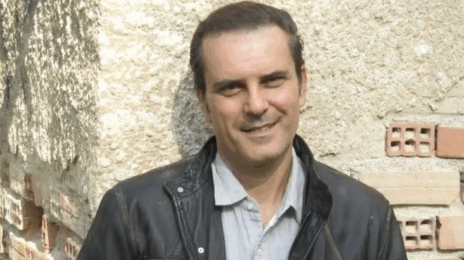 ti-einai-i-als-i-frikti-nosos-apo-tin-opoia-epasche-o-gerasimos-michelis-amp-8211-ta-symptomata-kai-i-ragdaia-exelixi-tis-395496