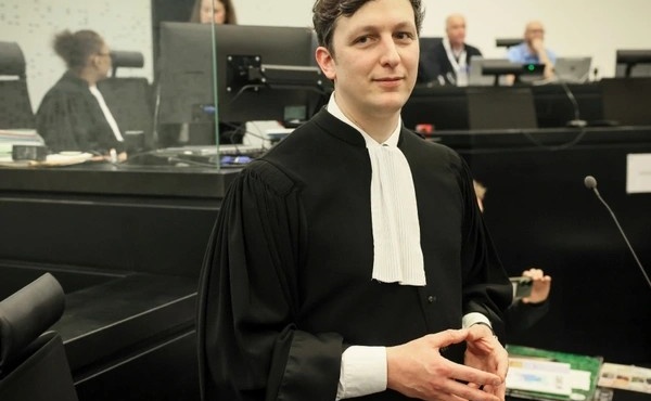 sok-aytoktonise-pasignostos-dikigoros-amp-8211-ton-vrikan-sto-diamerisma-toy-393953