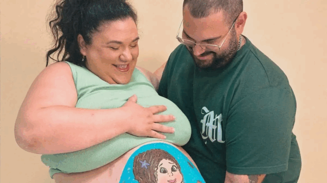 gennise-i-afroditi-gerokonstanti-i-proti-sygkinitiki-fotografia-agkalia-me-ti-kori-tis-kalos-irthes-zoi-mas-amp-8230-396668