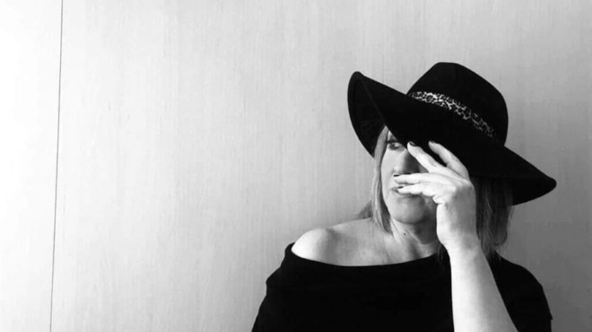 ragizoyn-kardies-stin-kideia-tis-iros-kariofylli-syntetrimmenoi-i-mitera-amp-038-o-aderfos-tis-391683