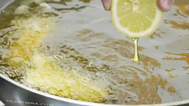 giati-prepei-na-styvete-ena-lemoni-prin-to-tiganisma-394085