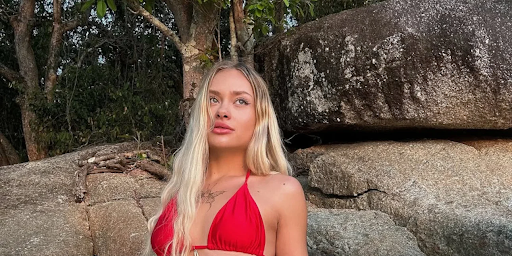 mas-anikeis-tha-kanoyme-o-ti-theloyme-i-oykrani-poy-vrethike-etoimothanati-sto-ntoympai-perigrafei-ton-efialti-tis-397413