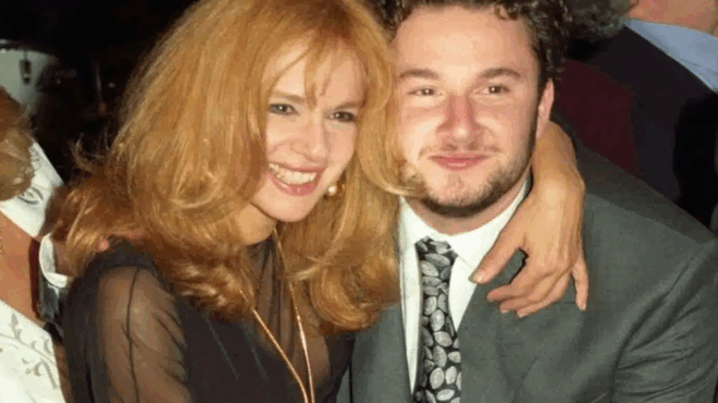 ragise-kardies-o-giannis-papamichail-to-sygkinitiko-minyma-gia-ti-mitera-toy-aliki-voygioyklaki-397441