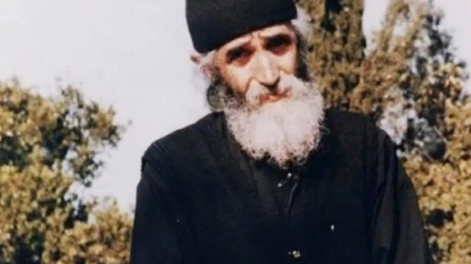 osios-pa-sios-o-christos-tha-se-voithisei-amp-8211-pente-thaymata-toy-agioy-poy-sygklonizoyn-394543