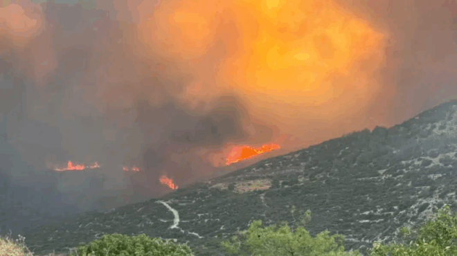 megali-fotia-stin-kypro-dyo-nekroi-dekades-egklovismenoi-kai-spitia-paradomena-stis-floges-vinteo-397811