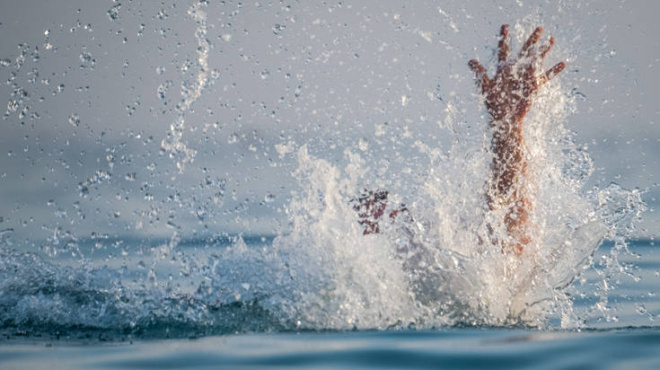 tragodia-sti-thessaloniki-gynaika-anasyrthike-nekri-apo-ton-thermaiko-amp-8211-eikones-tromoy-se-osoys-ekanan-volta-stin-paralia-394786