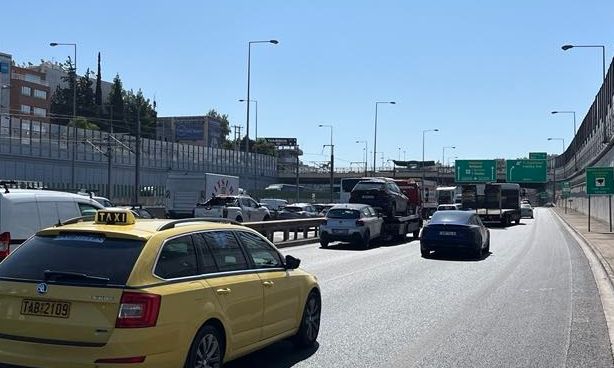 chaos-sto-kentro-tis-athinas-poy-ayti-tin-stigmi-einai-gemato-kosmo-amp-8211-ti-symvainei-394937