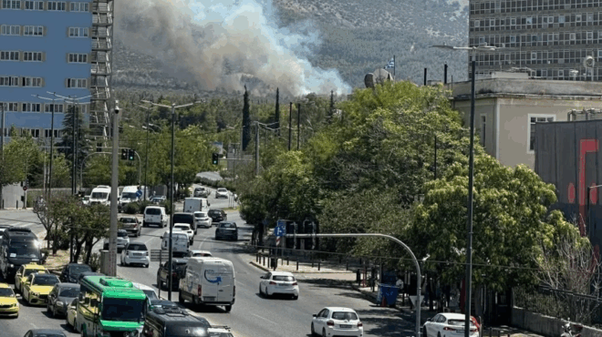 ektakto-kleinoyn-dromoi-stin-athina-amp-8211-oi-protes-eikones-apo-ti-megali-fotia-stin-polytechneioypoli-398928