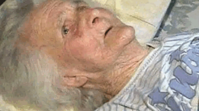 enas-gios-pige-ti-mitera-toy-se-ena-girokomeio-opoy-tin-episkeptotan-kata-diastimata-398997