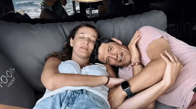 pelorio-kai-olokainoyrgio-o-sakis-royvas-kanei-oikogeneiakes-diakopes-me-to-giot-toy-san-se-chis-399741