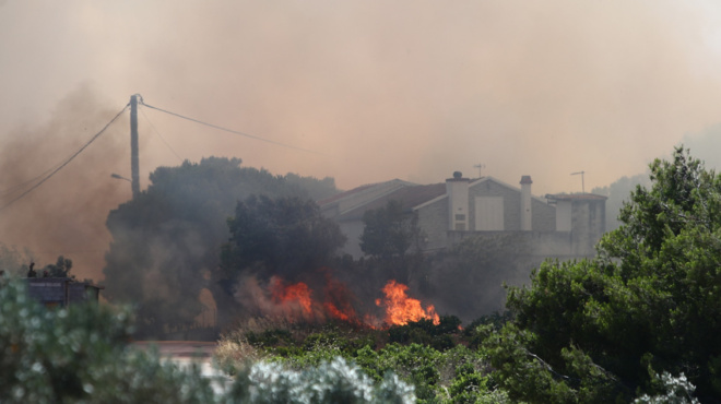 neo-sok-tora-i-fotia-mpike-mesa-sti-leoforo-marathonos-amp-8211-ichei-astamatita-to-112-amp-8211-ekkenothikan-oloklires-perioches-392003