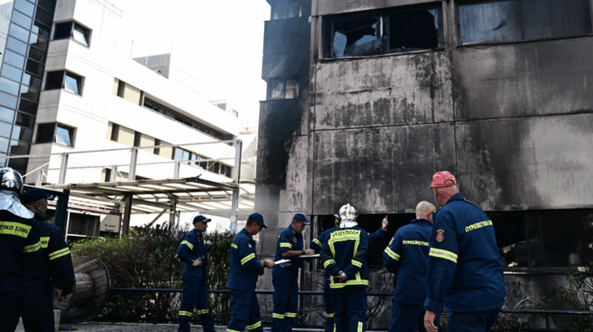 apo-ayto-xekinise-i-megali-fotia-sto-nosokomeio-metropolitan-amp-8211-eikones-apolytis-katastrofis-amp-8211-prolavan-kai-vgikan-exo-oloi-oi-astheneis-397083