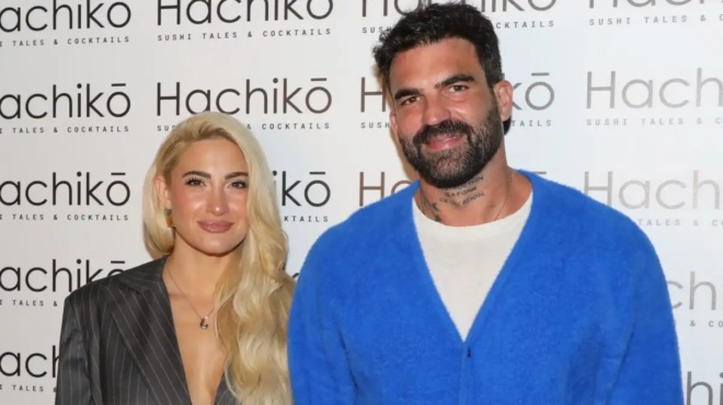 tin-amp-8230-esfaxe-me-to-ganti-o-dimitris-alexandroy-apanta-gia-1i-fora-stin-ioanna-toyni-meta-tin-synenteyxi-poy-prokalese-salo-scholion-398438