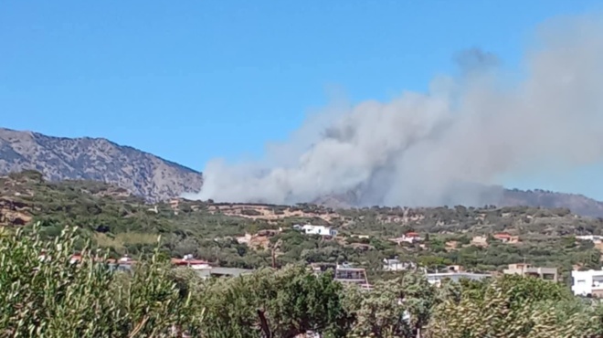 terastia-fotia-tora-stin-ellada-amp-8211-ekkenonontai-perioches-amp-8211-paratane-spitia-kai-perioysies-oi-katoikoi-391718