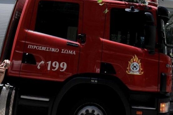 megali-fotia-tora-sto-koropi-kaigontai-spitia-apanota-112-gia-ekkenosi-oikismon-392312