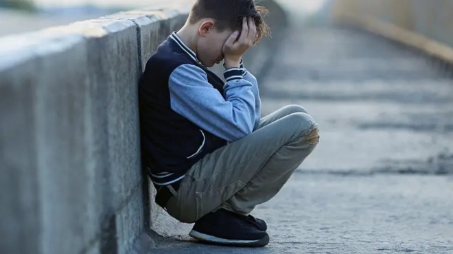 eiche-pei-se-enan-filo-toy-amp-8220-thelo-na-pethano-se-amp-8230-amp-8221-martyria-poy-sokarei-gia-ton-12chrono-poy-vrethike-kremasmenos-mesa-sto-spiti-toy-391925