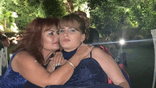 myrto-papadomichelaki-ena-teras-eliose-to-kefali-toy-paidioy-moy-sygklonizei-i-mitera-tis-13-chronia-meta-tin-agria-epithesi-stin-paro-397369