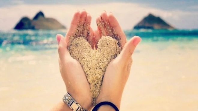 zodia-kai-erotika-taro-se-poioys-gyrizei-o-proin-kai-poioi-gnorizoyn-ton-apolyto-erota-miniaies-provlepseis-scheseon-aygoystoy-2025-398389