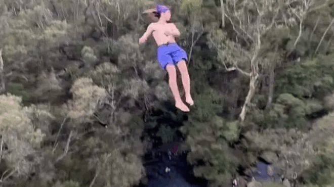 21chronos-ekane-voytia-thanatoy-apo-42-metra-to-kategrapsan-se-vinteo-396715