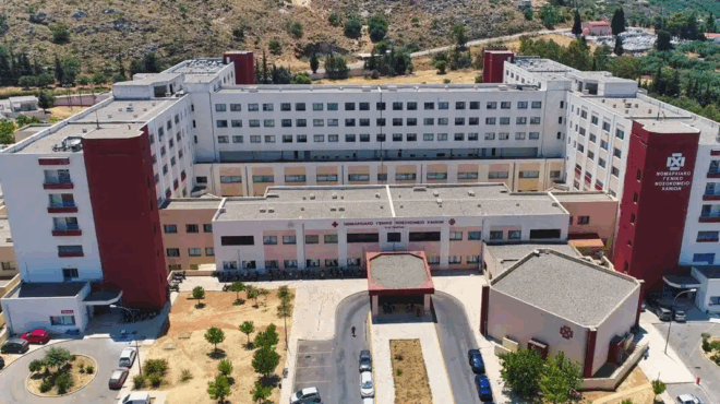 tragodia-sta-chania-katelixe-i-34chroni-poy-ypesti-anakopi-eno-diaskedaze-se-nychterino-kentro-391487